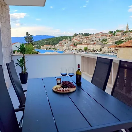 House Apartament *